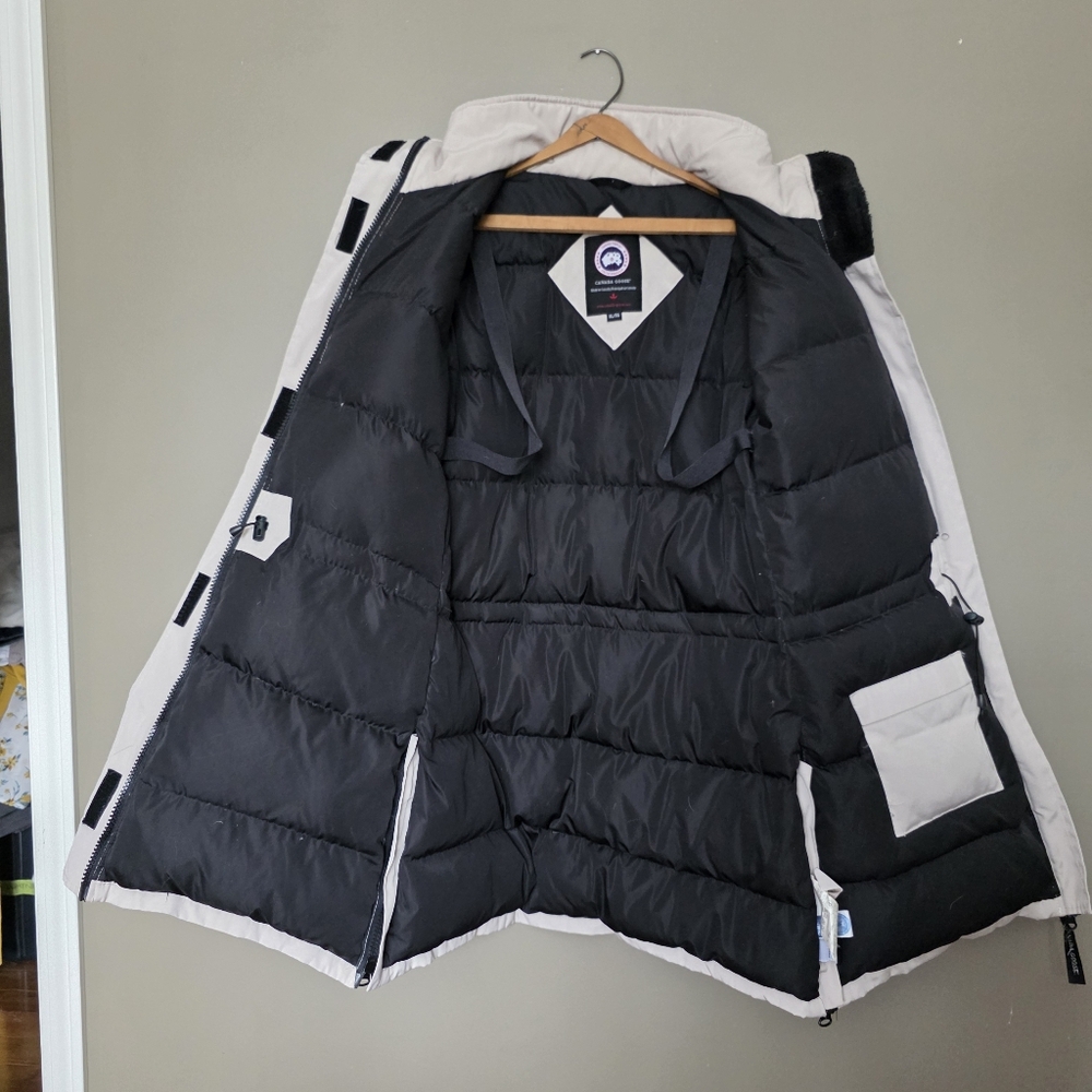 CANADA GOOSE | Cream Expedition Parka – Women’s XL - Picture 13 of 14